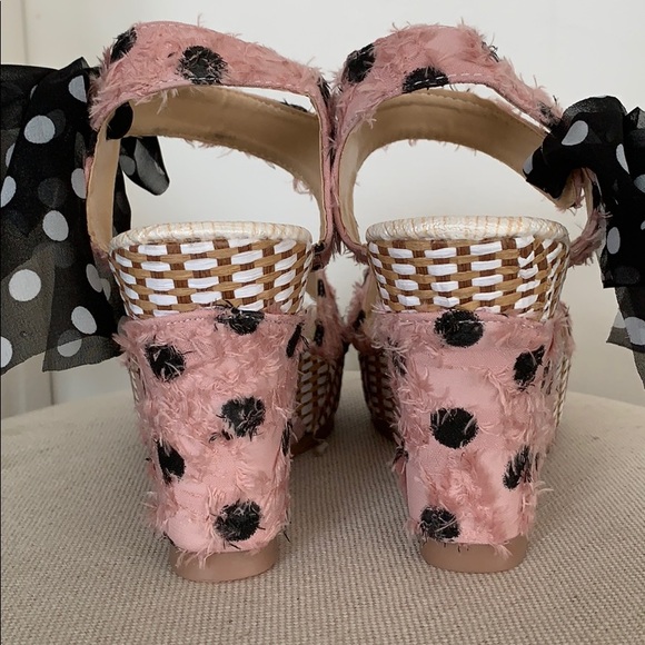 Scarpi’s SIZE 7 ONLY Pink w/Polka Dot Sash Sandals - Picture 9 of 10